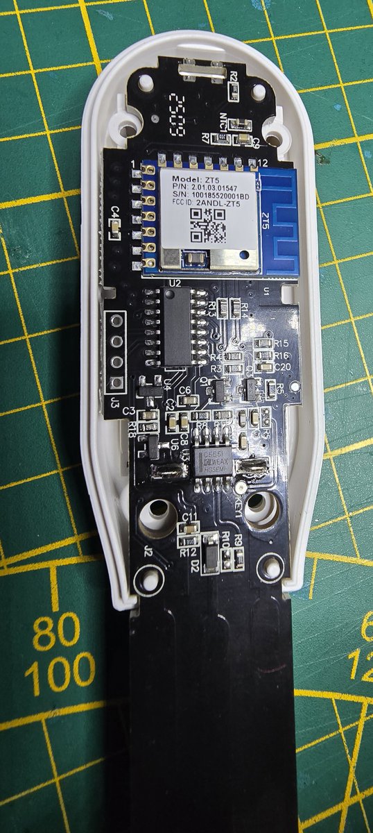 atc1441's tweet image. Quick Teardown of the 10€ ZigBee Plant Humidity sensor
s.click.aliexpress.com/e/_opby7T8
Insides:
- Telink TLSR SoC Capable of BLE and ZigBee, very hackable
- Moisture sensor via 555 Timer
- Unknown SoC for Moisture measurement
- 2xAAA Battery holder
- LED
- Button
- Cheap NTC Sensor