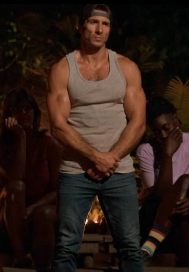 _FromTheIsland's tweet photo. They should fly David out for 50 so he can do this each time someone gets voted out https://t.co/JtVp2cHTmx