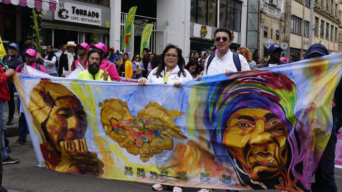 fecode's tweet photo. El cambio se consigue en las calles. Mañana continúa el Paro Nacional con mucha fuerza porque la convocatoria nació y la impulsa el Pueblo. Nos vemos en las calles en la segunda jornada el 29 de mayo. https://t.co/XoivWkbZaD