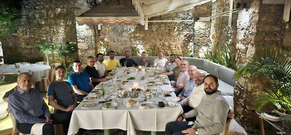 Good food, great people, and lots of laughs. Our end-of-year dinner brought together all fellows and attendings to celebrate everything we survived, learned, and accomplished together this year.
#CardiologyFamily #EndOfYearVibes #FellowsInTraining