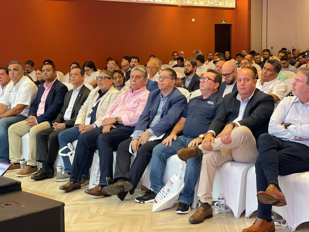 El Ing. Ariel Espino, Gerente General de ISA, participa en la inauguración del XII Congreso Nacional Porcino (ANAPOR) en Coclé.
Innovación, alianzas y desarrollo para el sector porcino 🐖🇵🇦