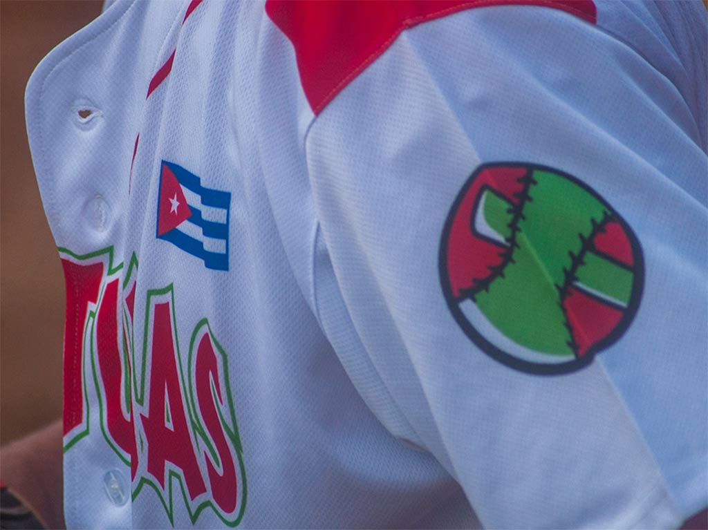 tiempo21cuba's tweet photo. Los Leñadores de #LasTunas vencieron 10x6 a Santiago de Cuba y ya están en la final de la III Liga Élite del Béisbol Cubano ⚾️ 🪓
#PorLasTunasLaVictoria #IIILEBC
@GretelTv @alibarrios1 @luisa_elena71 @YenimaD @angeluis04 @99Gpena https://t.co/iHJmTyCxzi