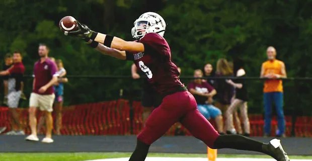 Lebanon (Ohio) TE Nick Lautar has become a national, recruit in the span of just over a month.

Intangibles, academics, physicality and versatility all play a part.

More on his rise here in advance of his officials to Louisville, Wisconsin and Baylor.

247sports.com/article/versat…