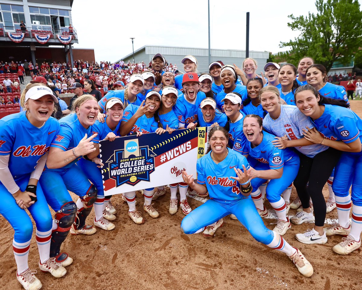 Club Red tweet media