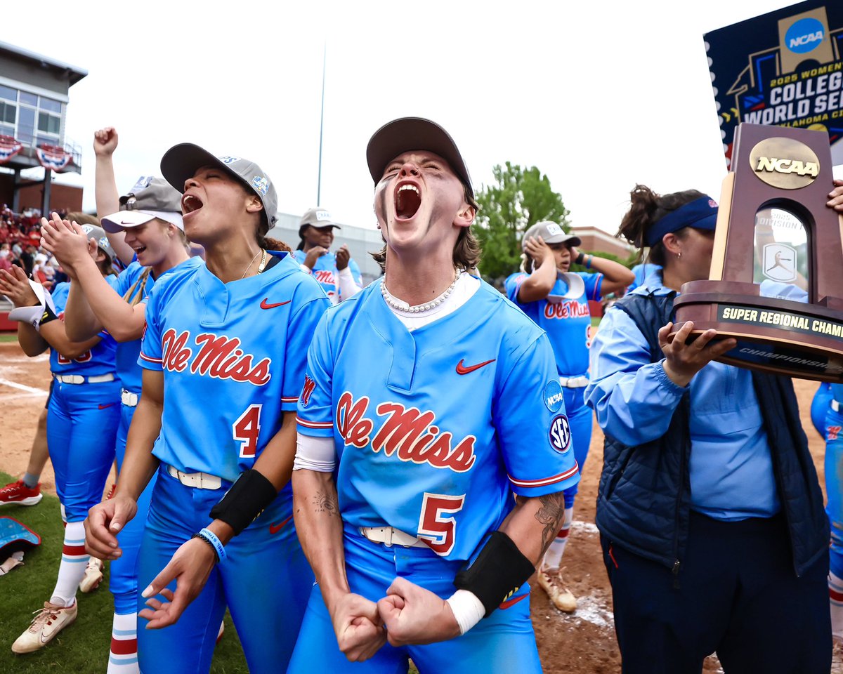 Club Red tweet media