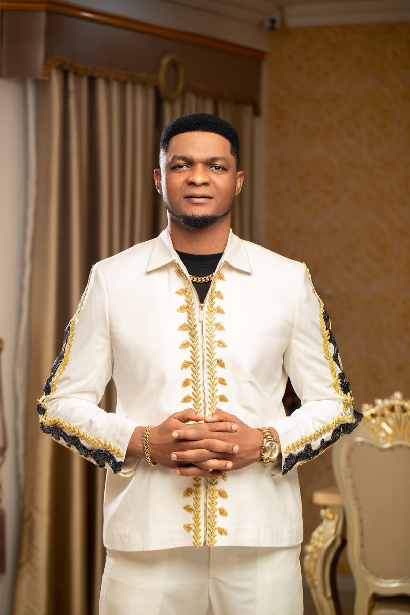joepraize's tweet photo. My name is Joe Praize the PROPHETIC PSALMIST , an INTENTIONAL LOVER OF GOD’S PEOPLE… 

#joepraize #propheticpsalmist #ustour #iprevail https://t.co/6yy8I4Pe3s
