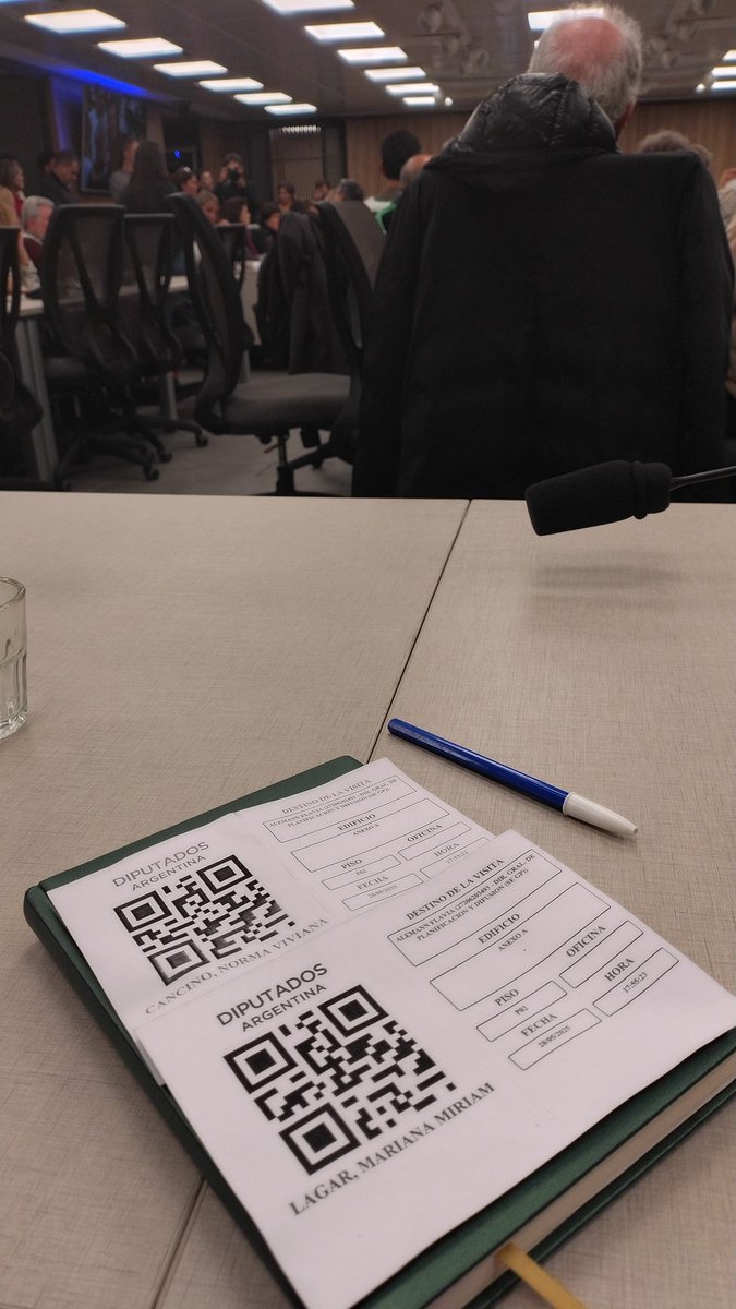 somosSiTBA's tweet photo. Estamos aquí en la Cámara de #Diputados en la Comisión de #Cultura, solicitando y apoyando los proyectos para derogar el #DNU345/25 que atenta contra nuestra cultura en general, el Teatro y las #bibliotecaspopulares en particular.
#DNU345 #Conabip https://t.co/ltZJL9Td7j