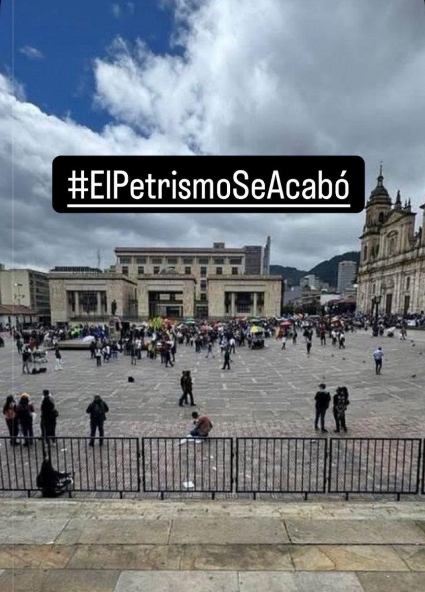 Por favor nadie vaya a replicar esta imagen con el numeral #ElPetrismoSeAcabó

Si lo hacen, Petro entra en cólera