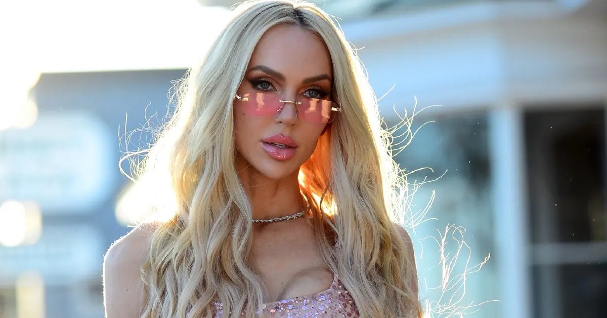 realityysimp's tweet image. truly my idol since day one. i’ve been manifesting this for so long i can’t believe she’s actually back. i can’t wait for THE christine quinn to be reintroduced to the world, and i will PROUDLY be serving as the president and ceo of her fanclub till the end 🫡