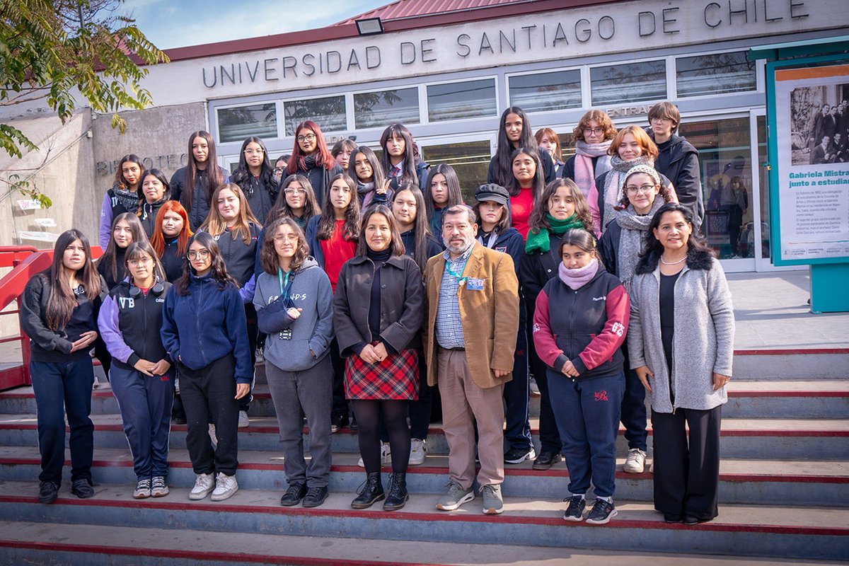Universidad de Santiago de Chile (@usach) on Twitter photo Estudiantes de Maipú viven una jornada universitaria en la #Usach
Alumnas del Liceo Bicentenario de Niñas participaron en actividades en la Biblioteca Central y conocieron los apoyos de la Universidad para estudiar pedagogía.
<a href="/vimeusach/">Vinculación con el Medio Usach</a>
➡️shorturl.at/zHceX Estudiantes de Maipú viven una jornada universitaria en la #Usach
Alumnas del Liceo Bicentenario de Niñas participaron en actividades en la Biblioteca Central y conocieron los apoyos de la Universidad para estudiar pedagogía.
<a href="/vimeusach/">Vinculación con el Medio Usach</a>
➡️shorturl.at/zHceX