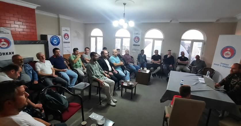 57Turkav's tweet photo. Türkav Sinop İl Başkanlığı olarak TÜRKAV’ın gelenekseli Kuru Fasülye Pilav etkinliğimizi gerçekleştirdik.
Etkinliğimizi,Doç. Dr Emrah ÖRGÜN hocamızın,“ Çadırdan, Saraya Türk Mutfağı” konulu söyleşisi ile tamamladık.
Katılımlarından dolayı bütün misafirlerimize çok teşekkür ederiz https://t.co/AnNP6Ki78m
