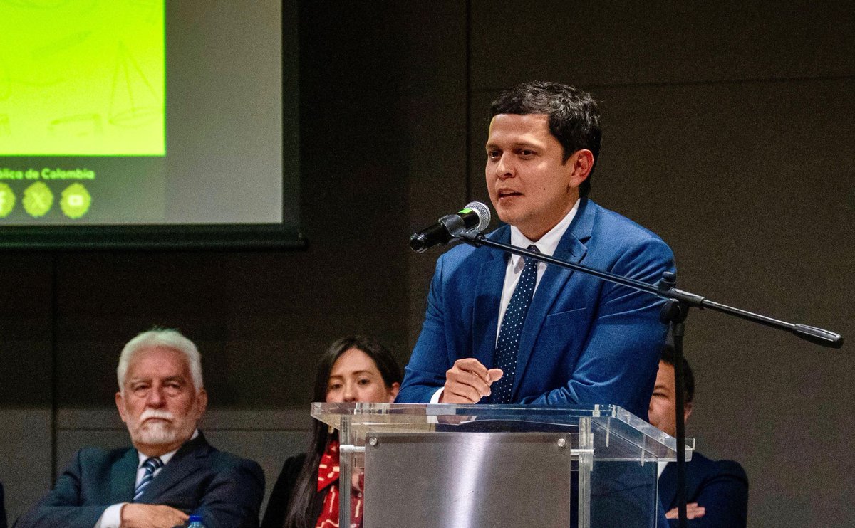 Fue un honor para mí recibir la máxima distinción que otorga la Universidad Católica de Colombia como un reconocimiento a la trayectoria académica y profesional de sus docentes. Sin duda alguna, nuestra labor es fundamental para moldear el futuro de una mejor sociedad!