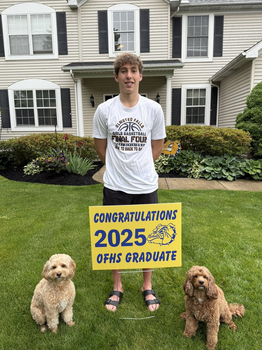 lorek33's tweet image. There were times I would take the kids with me to deliver the signs after school to graduating seniors . Today, he got his own sign making things real.