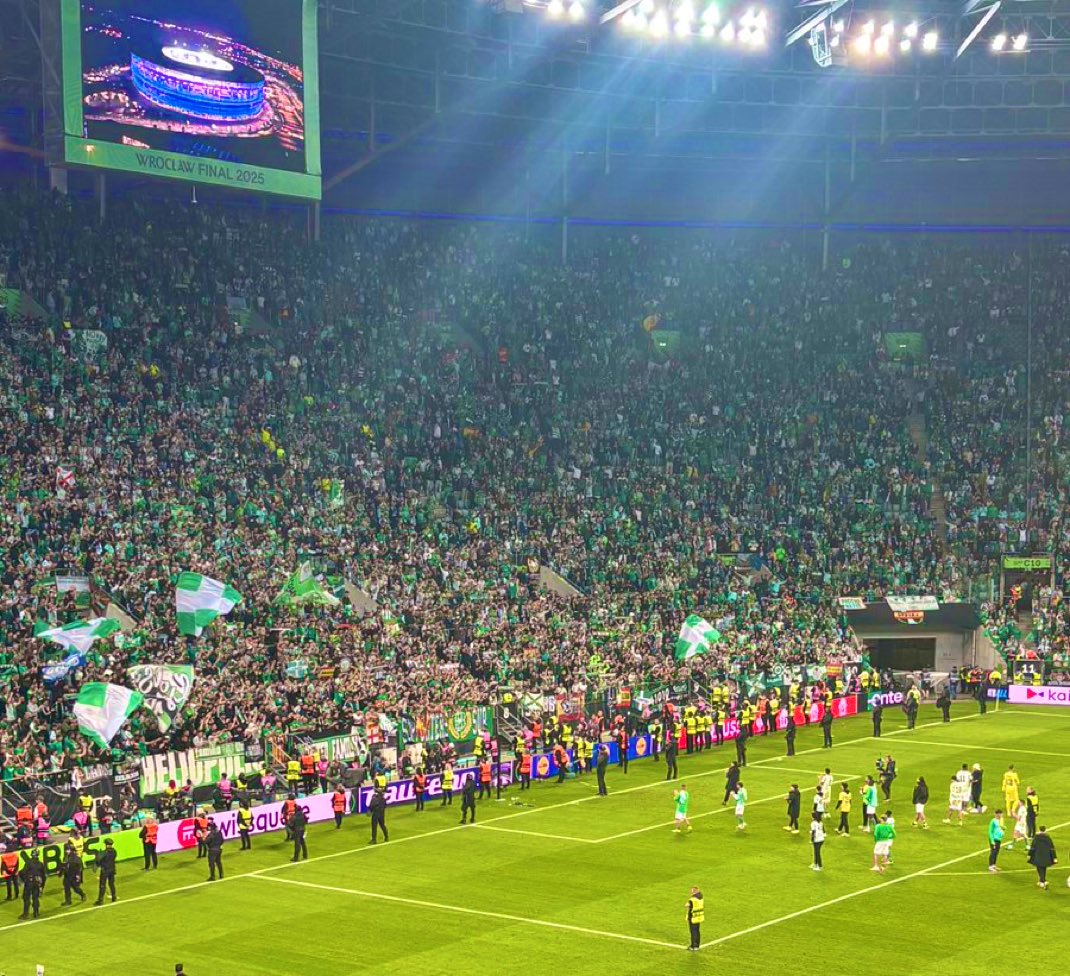 El sueño no terminó como queríamos, pero el sentimiento de ser bético está más vivo que nunca. 

Orgulloso ayer, hoy y siempre. Gracias por hacernos creer, <a href="/RealBetis/">Real Betis Balompié 🌴💚</a> 💚