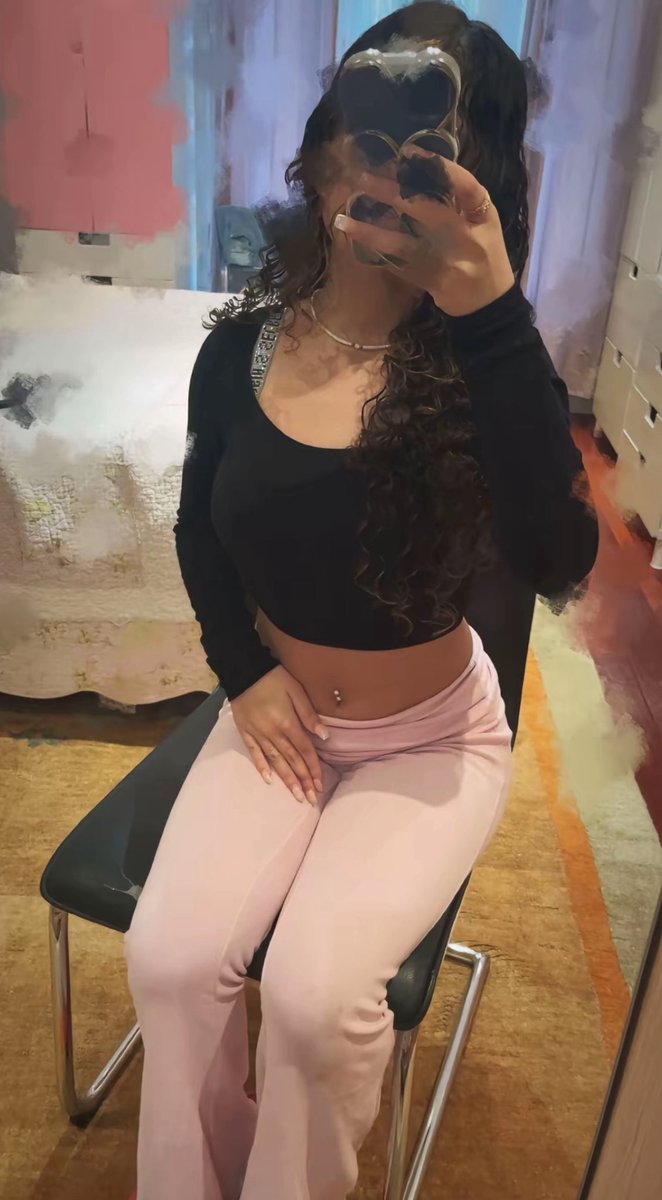 DinaLuna_'s tweet photo. venez me demander mon snap en mp les bébé je suis ouverte :) https://t.co/RowEQ0o1uc