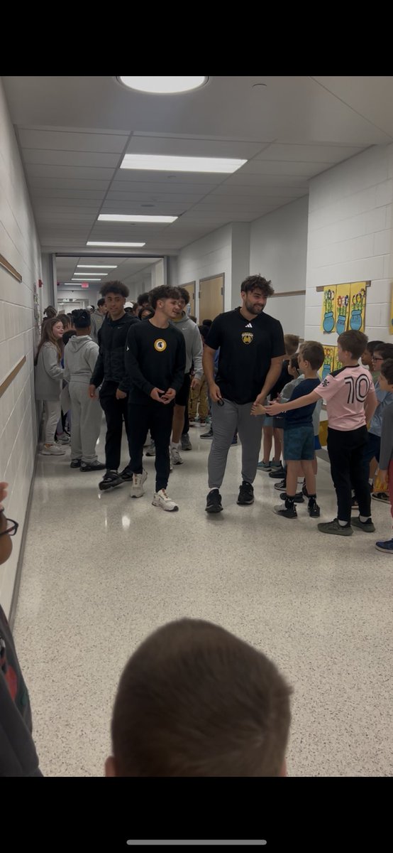 Amanda Seretti (@amandas423) on Twitter photo Enjoyed the MHS Senior class coming to visit today !! <a href="/MontourSD/">Montour School District</a> & for giving the Kindergarten bracelets -Good Luck to you all! Enjoyed the MHS Senior class coming to visit today !! <a href="/MontourSD/">Montour School District</a> & for giving the Kindergarten bracelets -Good Luck to you all!