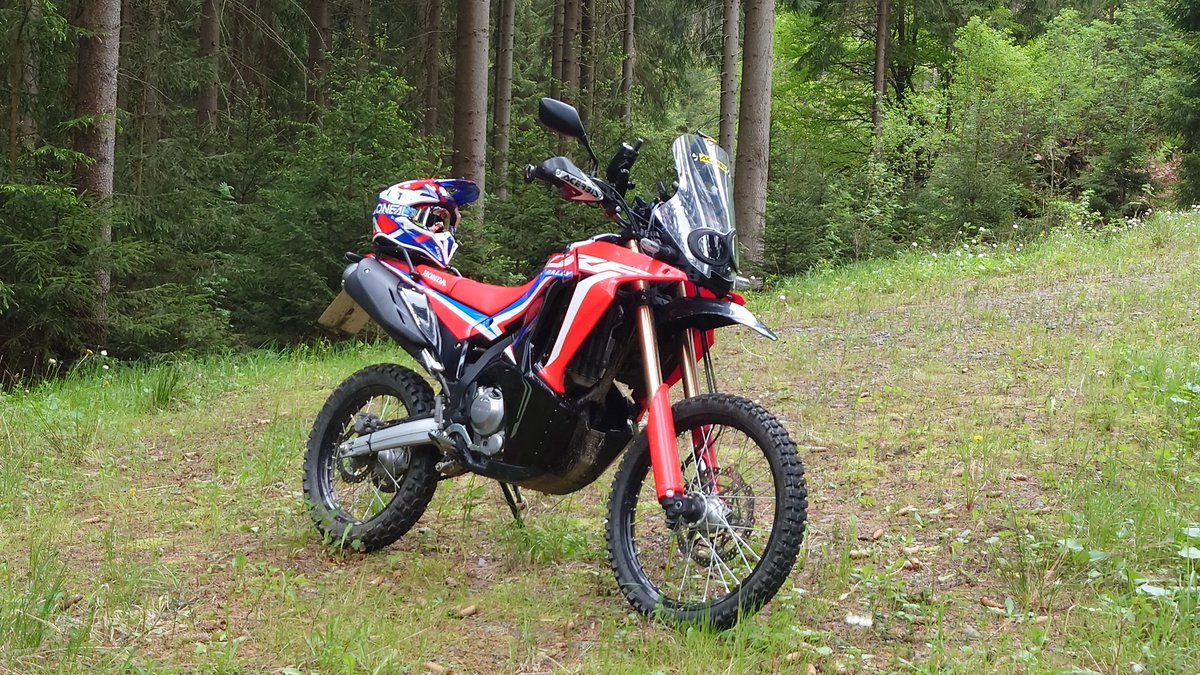 pumera69's tweet photo. #honda #crf300 #enduro https://t.co/6IVCSC43PN