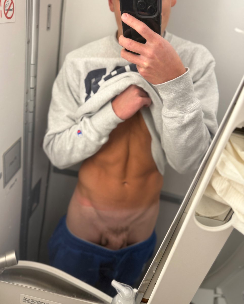Joshswiff's tweet photo. Little horny on the plane😋 https://t.co/txu3PM26JD