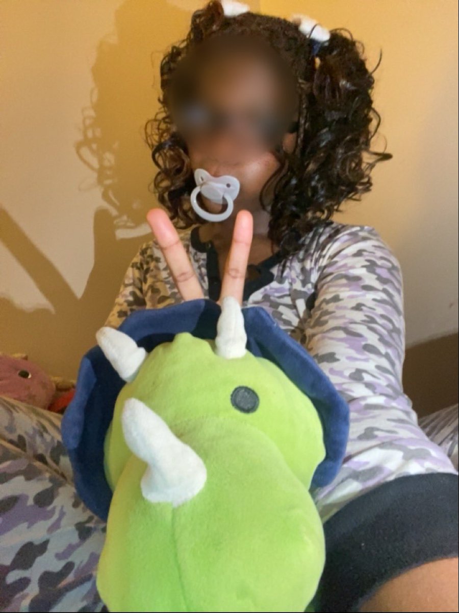 dumbobambi_66's tweet photo. dinoo
#stuffie #ddlg #tinytot #ilovedaddy https://t.co/DFGy2LR4Sq
