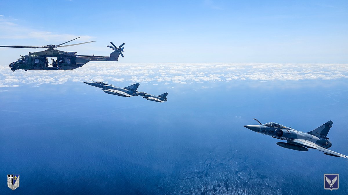 Petit entraînement CSAR pour les NH90 du 1er RHC et les Mirage 2000-5 du GC 1/2 Cigognes. Une belle manip interarmes comme on les apprécie !
On vous prépare une petite série sur le sujet, ceci est simplement un amuse-bouche 😉