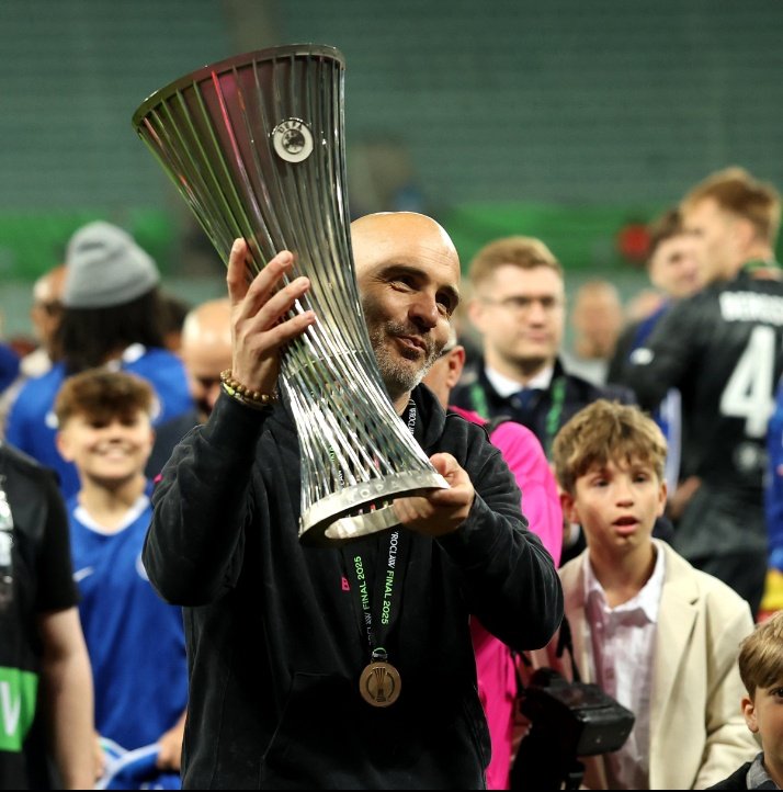 Maresca "Jugué en el Sevilla y gané un derbi 1-0 con un gol mío, sé que no les gusto demasiado -a los béticos-, que precisamente no me aman".
Y ahora menos...