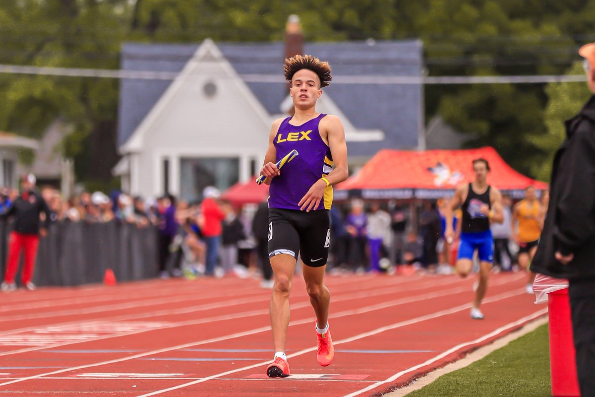 THEY RAN A WHAT???

LEXINGTON OH #5 ALL TIME AND US #10 IN THE 4X800!  7:39.62 AT PORT CLINTON!