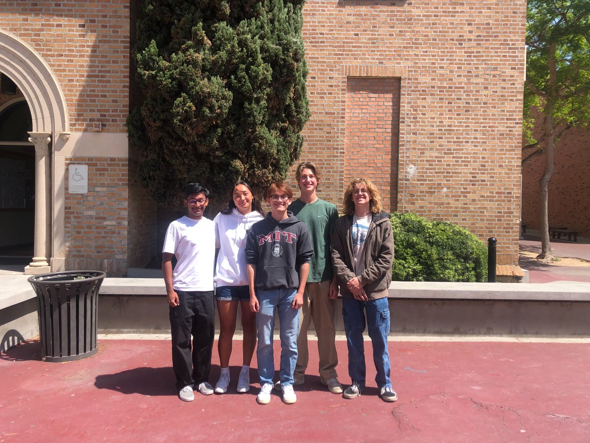 ElSegundoUSD's tweet photo. Join us in congratulating ESHS students Brianna, Rushil, Vincent, Owen &amp; Cameron for earning 3rd place in the 2025 Aviation Design Challenge hosted by @GAManufacturers! ✈️🏆

#ESUSD https://t.co/5AQpPAlyCt