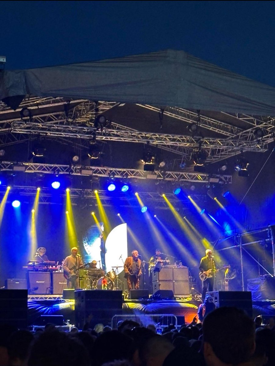 Tom Crawford (@tomscrawford) on Twitter photo Take yourself for a ride, it never felt so good, as the night that you and I played Robin Hood… 🎸❤️ <a href="/OCSmusic/">Ocean Colour Scene</a> Take yourself for a ride, it never felt so good, as the night that you and I played Robin Hood… 🎸❤️ <a href="/OCSmusic/">Ocean Colour Scene</a>
