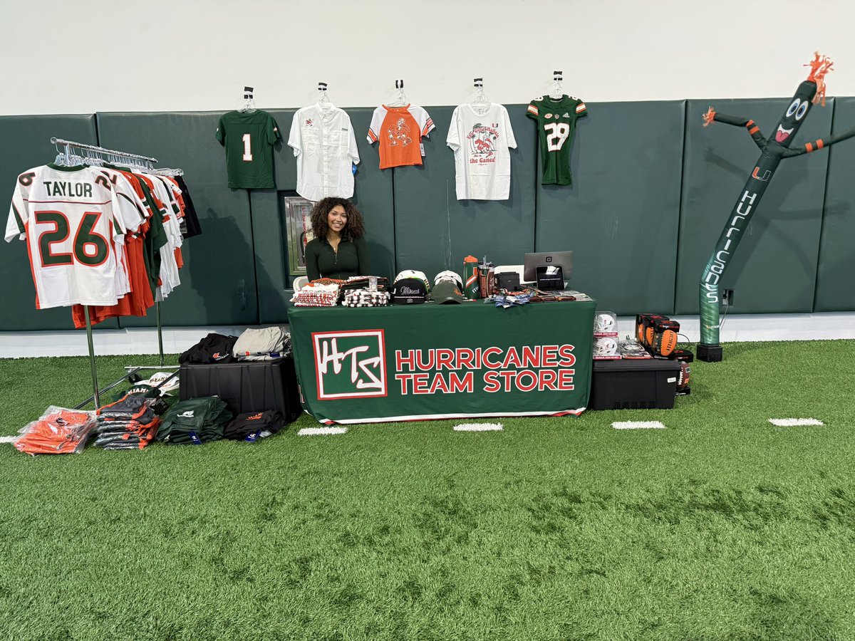 mrcaneslegend's tweet photo. @miamihts , set up for @CanesFootball camp #2 - #FutureCanes https://t.co/jwYfDAqsKN
