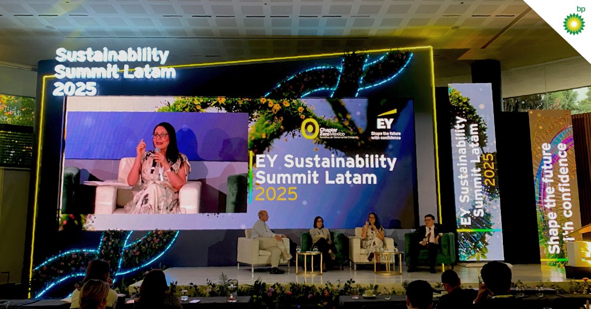 bp_MEX's tweet photo. Selene González, Directora de Comunicaciones de bp México, participó en el panel “Impulsando un futuro hacia las cero emisiones netas” del #EYSustainabilitySummit2025. Un espacio clave para promover negocios transformadores y un liderazgo sostenible desde América Latina. https://t.co/LlLI559J9X