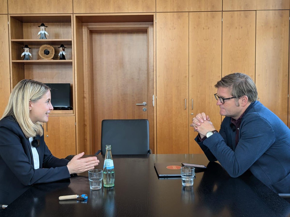 Table.Briefings (@tablebriefings) on Twitter photo Der neue „Bau-Turbo“ soll nicht nur für angespannte Wohnungsmärkte gelten, sagt die neue Bauministerin <a href="/verenahubertz/">Verena Hubertz</a>. Das Gesetz soll noch vor der Sommerpause angegangen werden – ebenso wie 55 andere Maßnahmen.
Welche das sind, lesen Sie hier 👉 table.media/berlin/profess… Der neue „Bau-Turbo“ soll nicht nur für angespannte Wohnungsmärkte gelten, sagt die neue Bauministerin <a href="/verenahubertz/">Verena Hubertz</a>. Das Gesetz soll noch vor der Sommerpause angegangen werden – ebenso wie 55 andere Maßnahmen.
Welche das sind, lesen Sie hier 👉 table.media/berlin/profess…