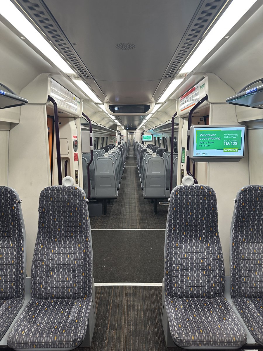 SnrConductorJim's tweet photo. Good evening everyone!

I’m considering doing a TikTok channel about working on the railway as a Guard… Is that something people would be interested in? 👀

Sort of a “Q&amp;A from the back cab” kind of thing… 🤔

#Railway #Railways #Trains #RailwayFamily #RailwayLife https://t.co/fU3KJildE4