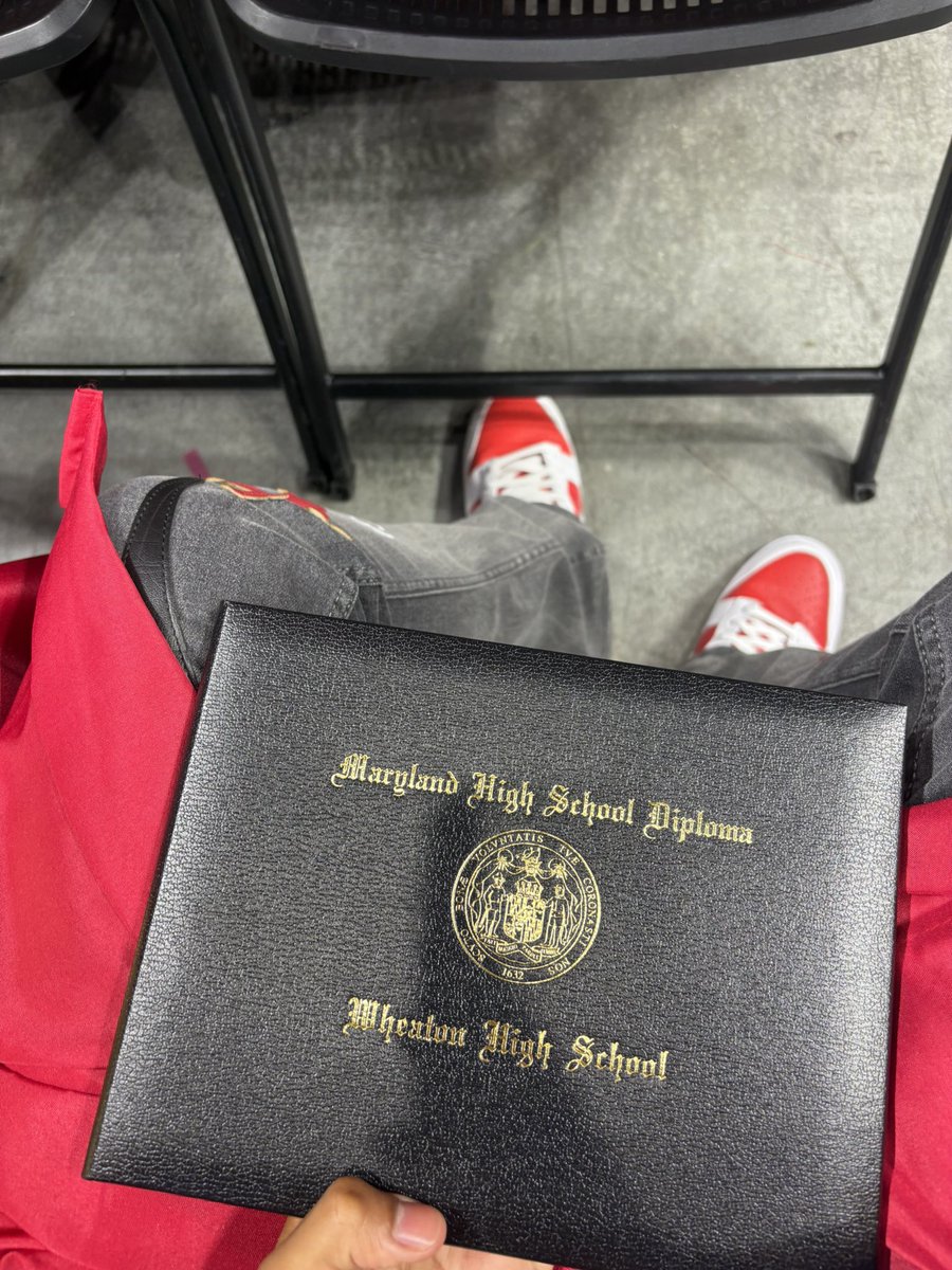 I’m beyond blessed to have earned my high school diploma!🎓
#Graduated #Classof2025