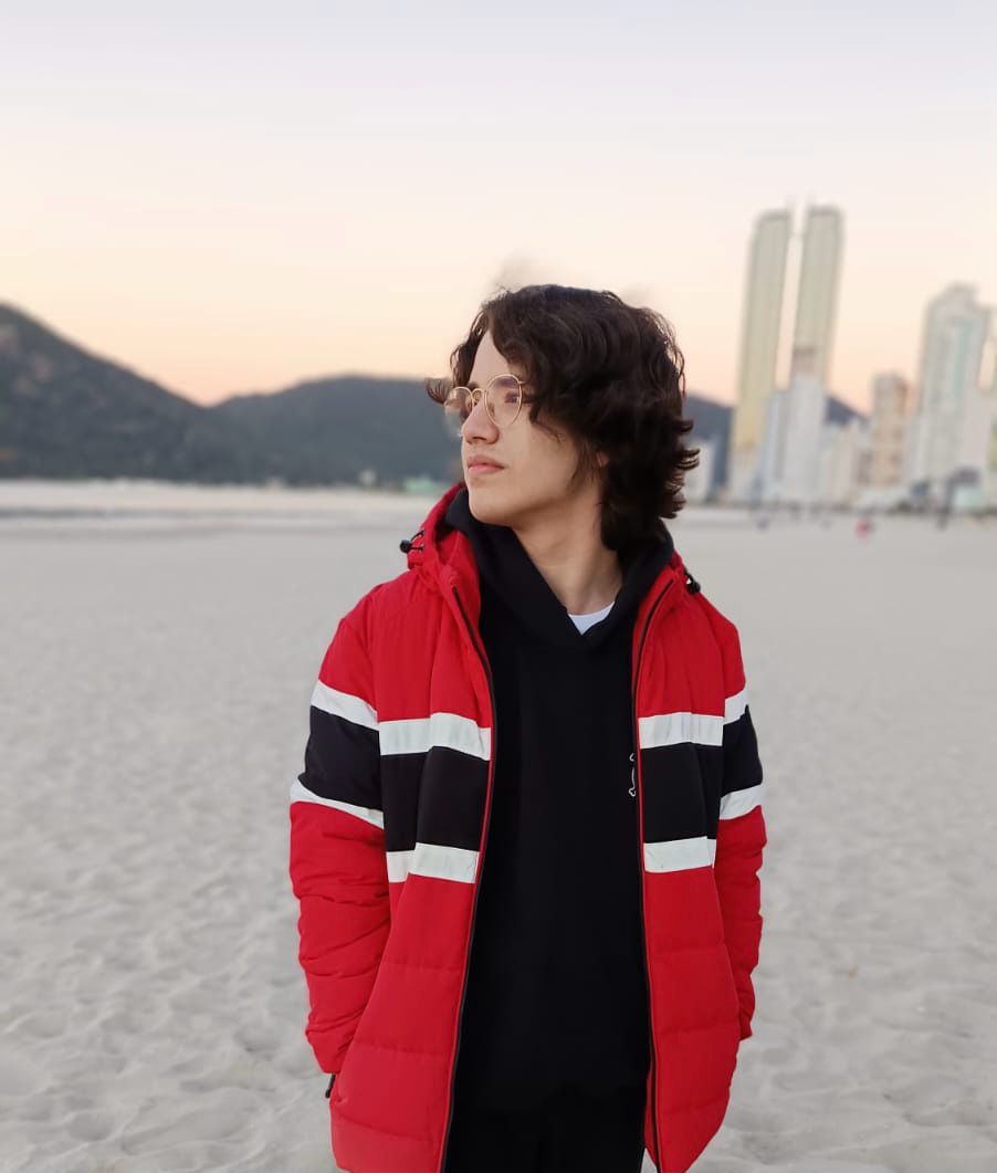 Bonk_Studios's tweet image. Hoje, dia 28 de Maio, é o aniversário do nosso Diretor e CEO da Bonk Studios, @_Srdio_! 🥳
Desejem um feliz aniversário, para ele continuar a produzir as séries que vocês adoram! 😁