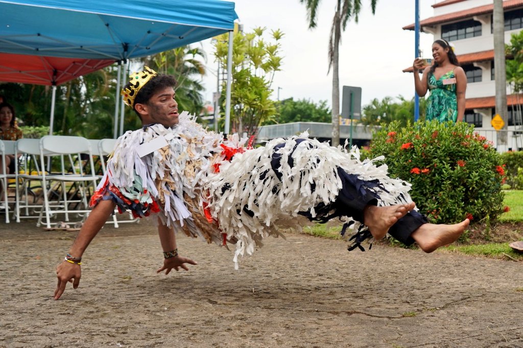 Como es tradición en la UDELAS, la Vicerrectoría de Vida Estudiantil realizó una Feria Afrocultural panameña, con una representación de 15 stands organizados por estudiantes de diferentes carreras entre estas Piscología, Educación Artística Integral, Gestión Turística Bilingüe,