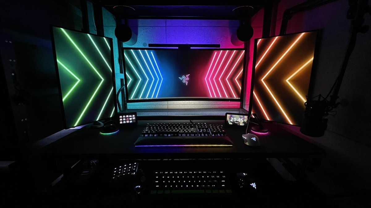 Puesto de trabajo por día 🌞
Zona de juego por la noche 🌜

El espacio de <a href="/k_bou_9/">けーぶぅ</a> es 💯