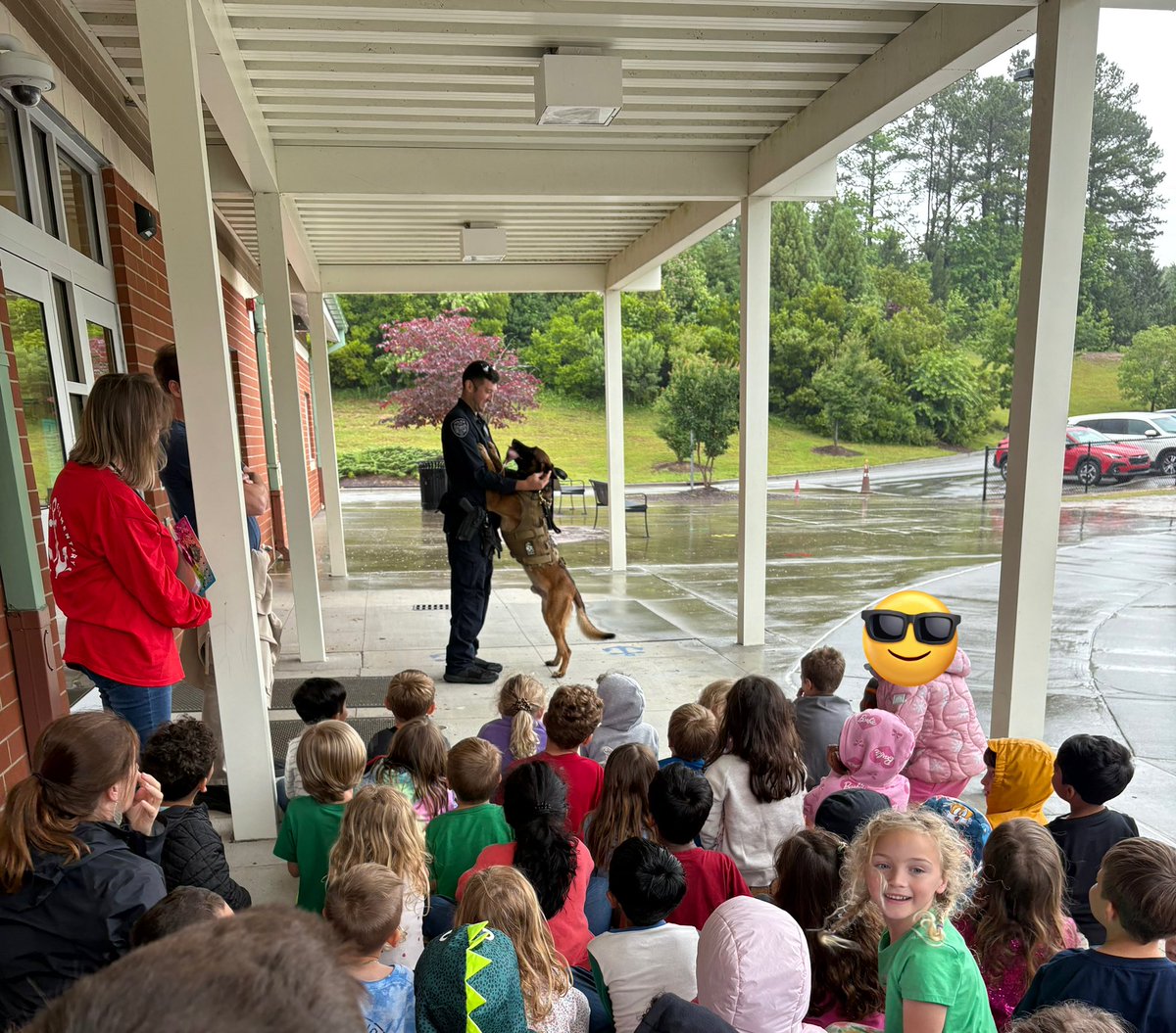 We had a great visit from the Officer Baker and K9 Jordi this week! Thank you <a href="/ApexPolice/">Apex Police Department</a> for going out of their way to make this visit happen rain or shine. ☔️👮🏻‍♂️🐾 <a href="/ScottsRidgeES/">Scotts Ridge ES</a>