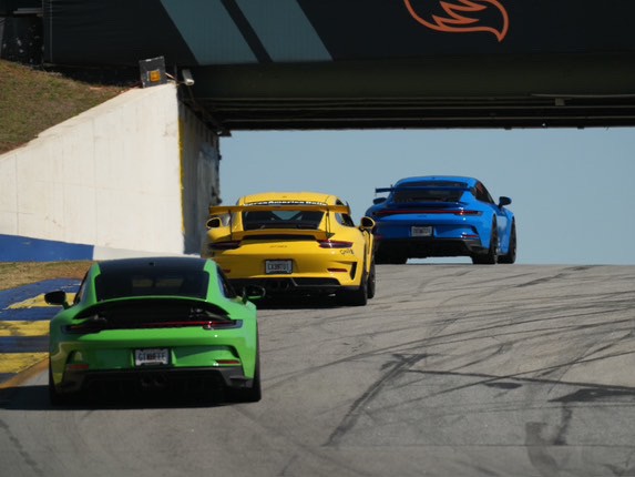 Doesn’t this make you want to sign up for a track day? 😍

📷 IG: thedriving.club