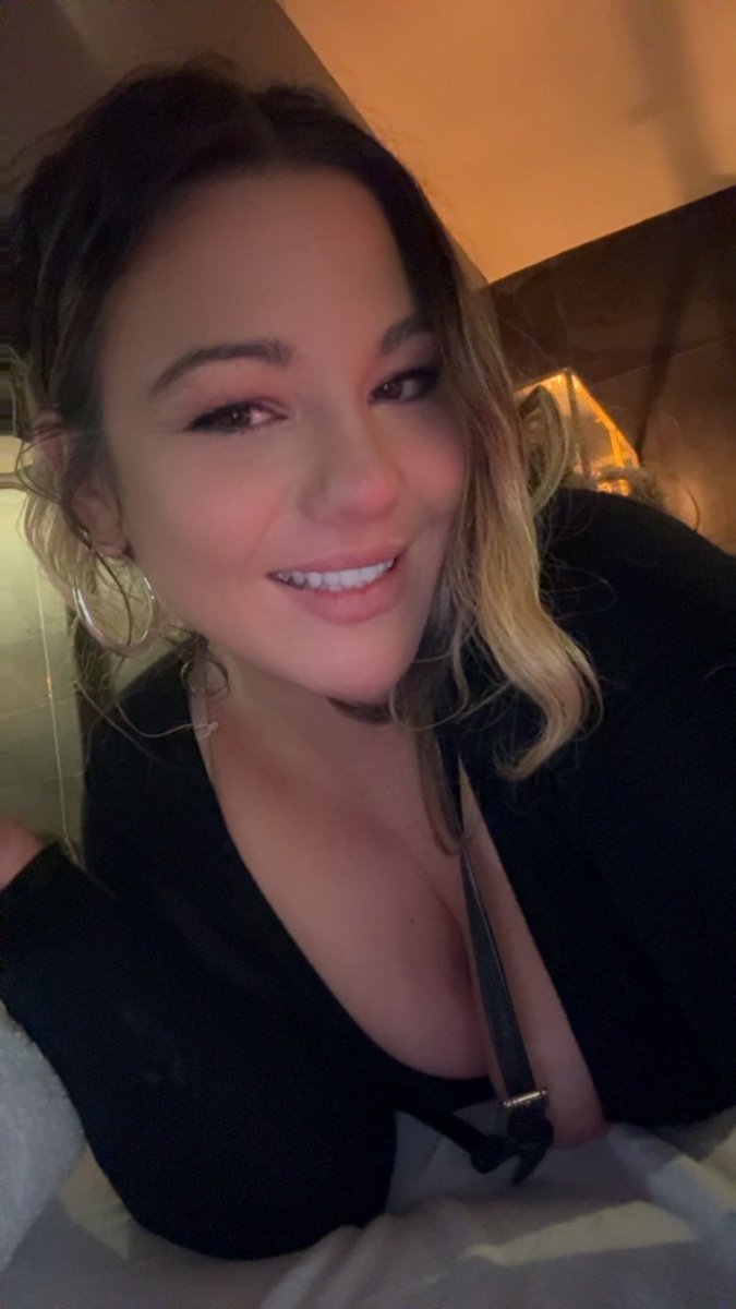 scar77112's tweet photo. Hi loves, 
I have some big news to share with you next week!!
In the mean time tho, I want to let you know I have left Muse. My DM is open atm💜 #nextchapter https://t.co/GR42QRFiDk