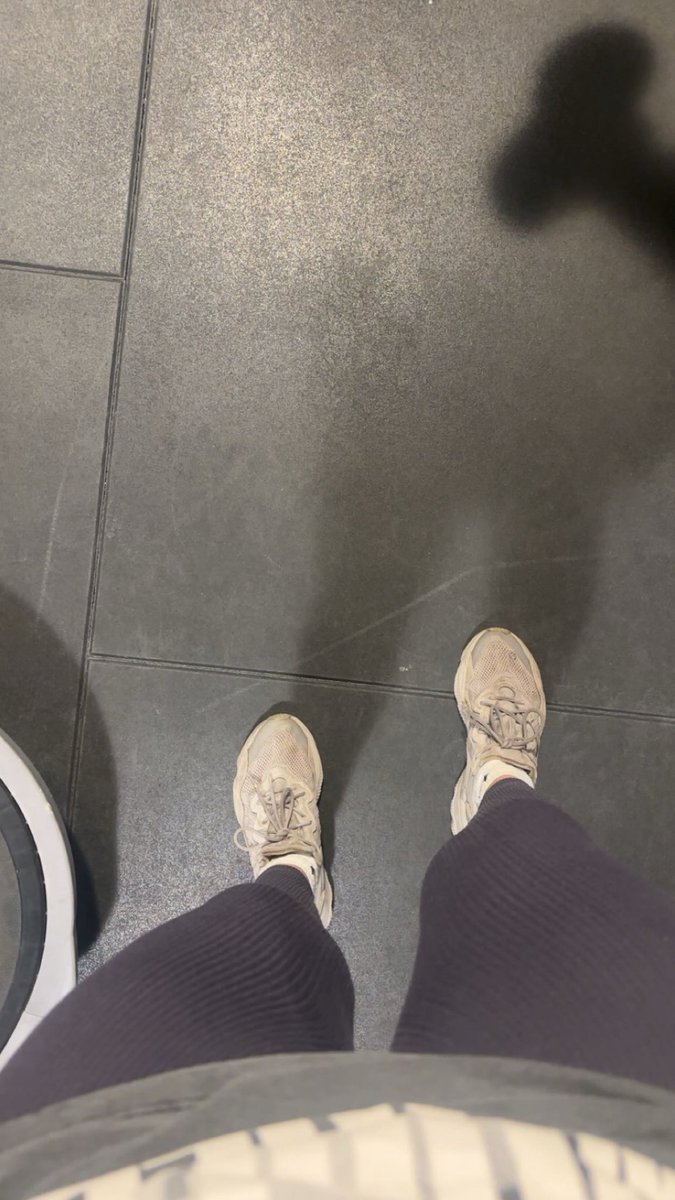 GodesFay's tweet photo. Net sport sessie gedaan 

#sport #findom #findomnl #tikkieslaaf #money https://t.co/IlPkYxKzQA