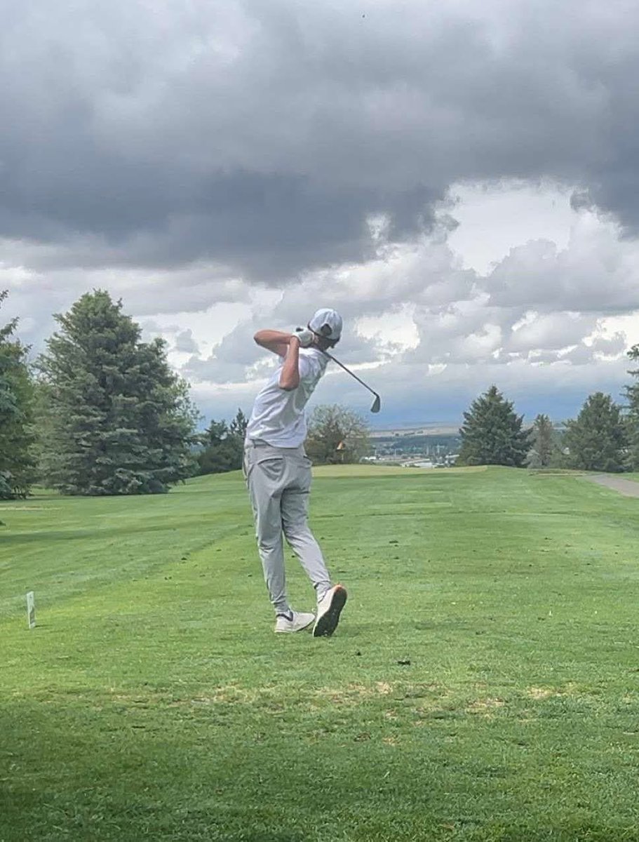 CreteBoosters's tweet image. ⛳️ •Keaton Draeger•has completed Day 1 of State Golf! He is currently tied for 7th place, just 5 over PAR with a score of 77. Nice round Keaton! 
🍀Good Luck on Day 2!🍀
❤️💙🤍