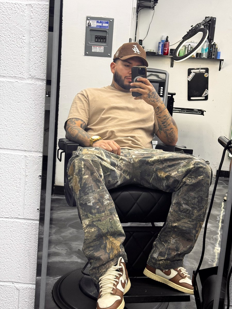 cutzbyking's tweet photo. #Cutzbyking #RiversideBarber
Link in bio for appts. 
IG: Blessedbykingg https://t.co/7ZSanYJWZQ