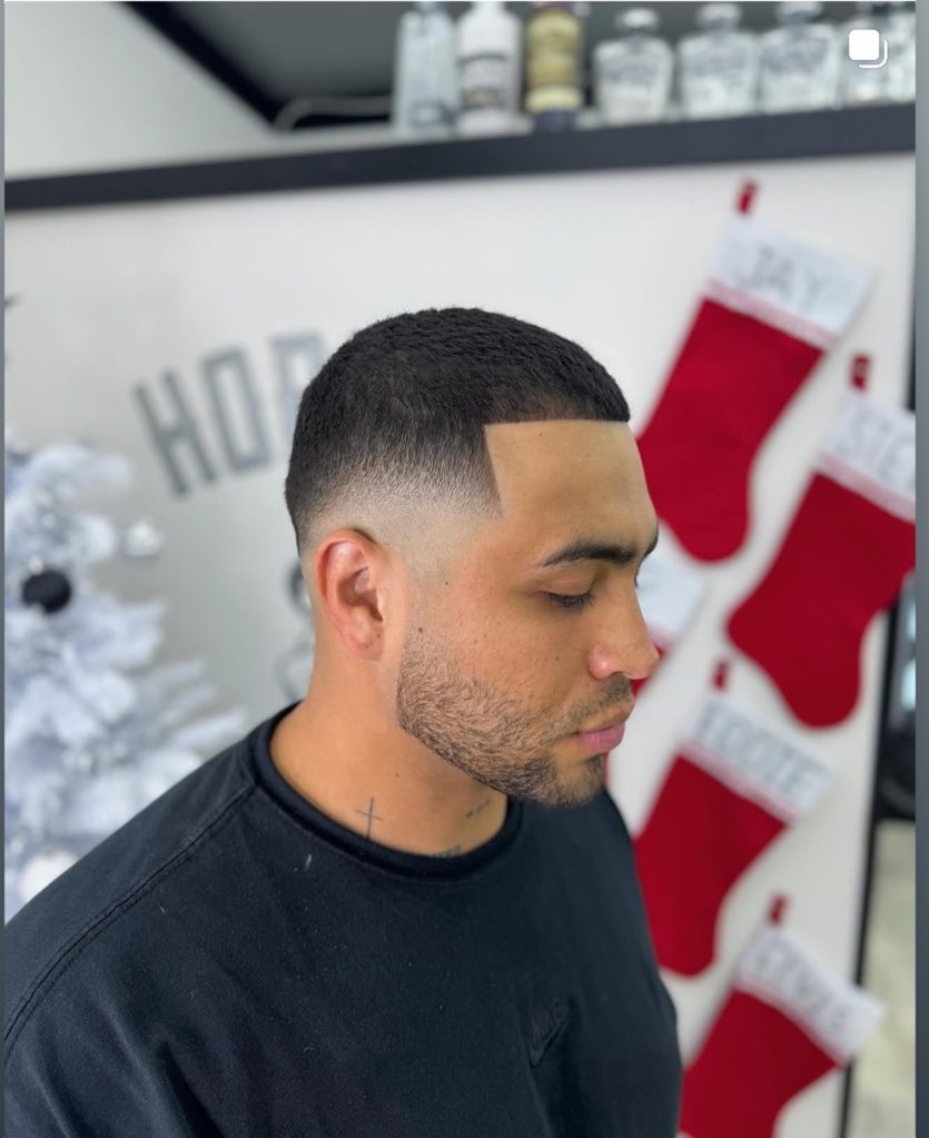 cutzbyking's tweet photo. #Cutzbyking #RiversideBarber
Link in bio for appts. 
IG: Blessedbykingg https://t.co/7ZSanYJWZQ