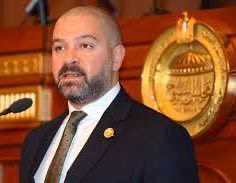 بسبب مجاملتك لأهلي وعدم خصم النقاط منه لأنسحابه امام الزمالك 

أحتفل فريقي الاهلي وبيراميدز بالفوز بالدوري وهذا لم يحدث بدوريات العالم 😂😂😂

وخرج نهاية الدوري بفضيحة كرويه عالميه 

لم نسمع  عنها من قبل !!!

نتمني من يمسك منصب يترك ميوله جانبا !!!