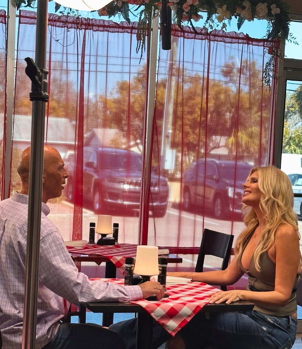 "Love at the Diner"  Orlando FL Premiere 🥰
Had a great time playing Gina!