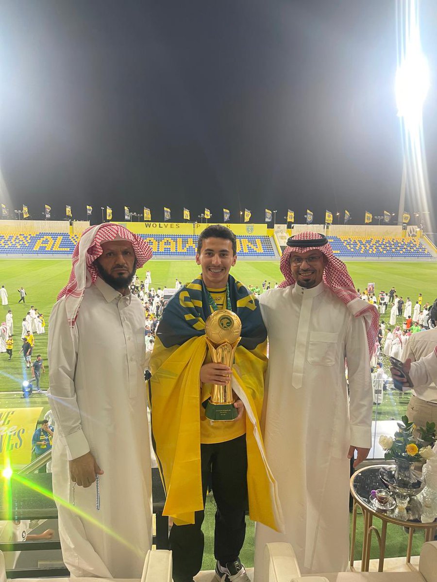Turki_alshifan's tweet photo. شكراً جمهور السكري 
شكراً لكل من شاركنا هذا الانجاز
معاً نسير نحو الانجازات ان شاء الله  
💛💛💛#التعاون https://t.co/X8APlBHkxv