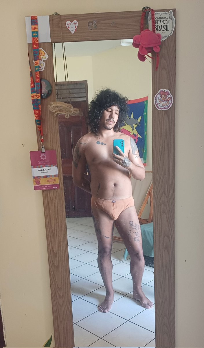 Estou sendo incentivada a fazer conteúdo adulto, vocês me apoiam?