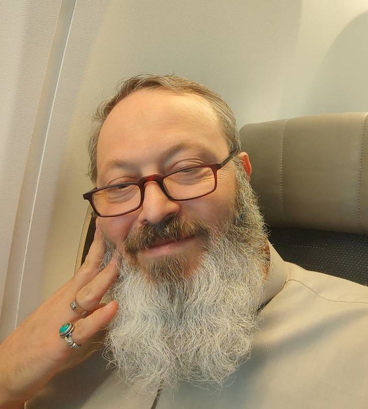 IrQasemian's tweet photo. سلام بر همه عزیزان ...
با دعای خیر و پیگیریهای شما و پیگیریهای مجدانه کنسولگری ایران در عربستان از زندان آزاد شدم و از طریق دبی در حال بازگشت به میهن عزیز هستم ... https://t.co/VkYwqQGYzh