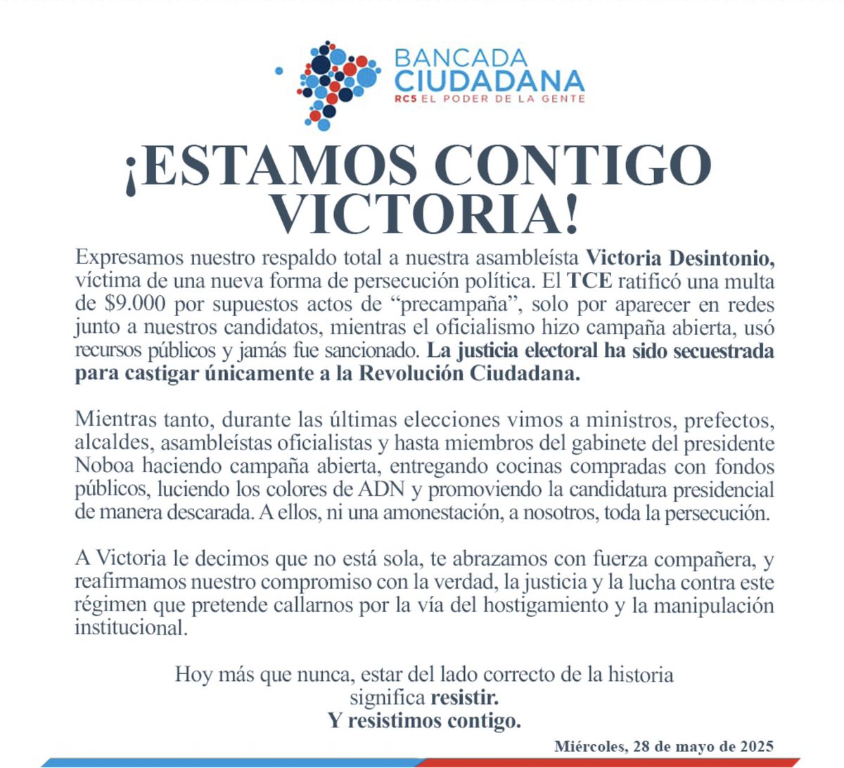 Bancada Ciudadana (@bancadarc5) on Twitter photo 🚨 Una vez más, la justicia selectiva ataca a la Revolución Ciudadana.
Nuestra compañera <a href="/VickyDesintonio/">Victoria Desintonio</a> ha sido sancionada por aparecer en una foto, mientras el oficialismo entero con todas sus autoridades usaron fondos públicos sin consecuencia alguna.
¡Ecuador despierta! 🚨 Una vez más, la justicia selectiva ataca a la Revolución Ciudadana.
Nuestra compañera <a href="/VickyDesintonio/">Victoria Desintonio</a> ha sido sancionada por aparecer en una foto, mientras el oficialismo entero con todas sus autoridades usaron fondos públicos sin consecuencia alguna.
¡Ecuador despierta!