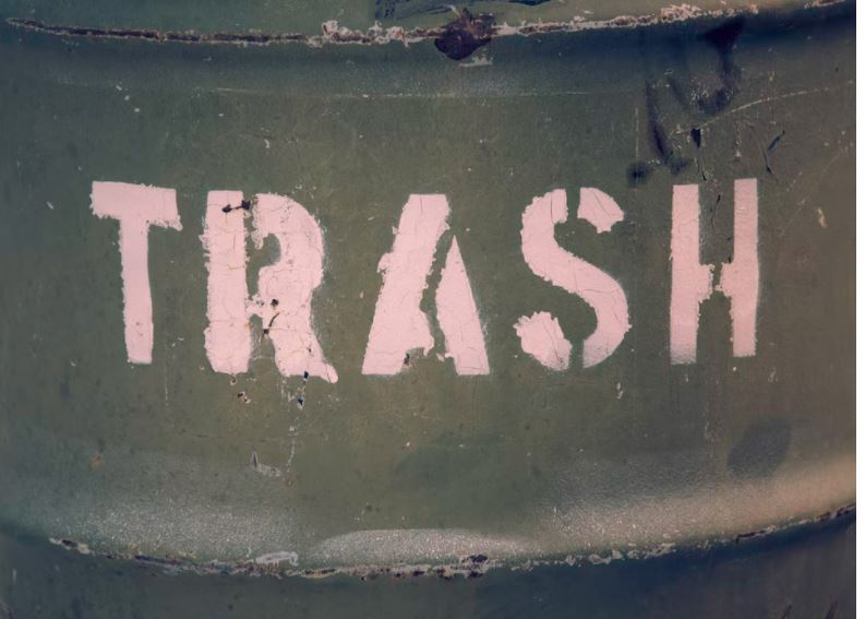 GFLKC's tweet photo. Recycling Tip: When in doubt, throw it out 🗑️ Did you know mixing recyclables and non-recyclables can contaminate the entire recycling stream? If you aren't sure if something can be recycled, put it in the trash! https://t.co/Zw1I9XKURP